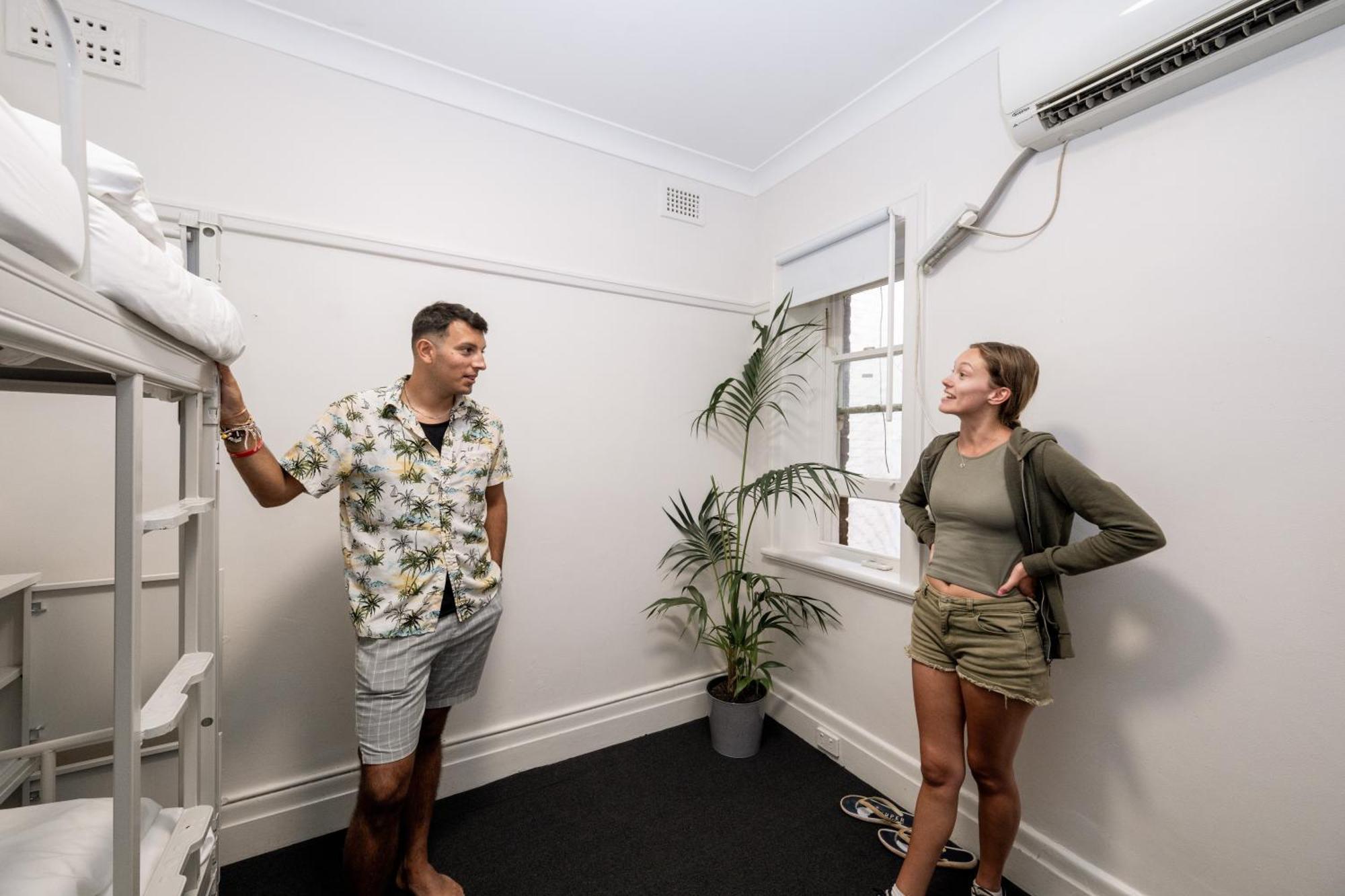 Urban Nomad Potts Point - 18 To 39 Only Hostel Sydney Luaran gambar